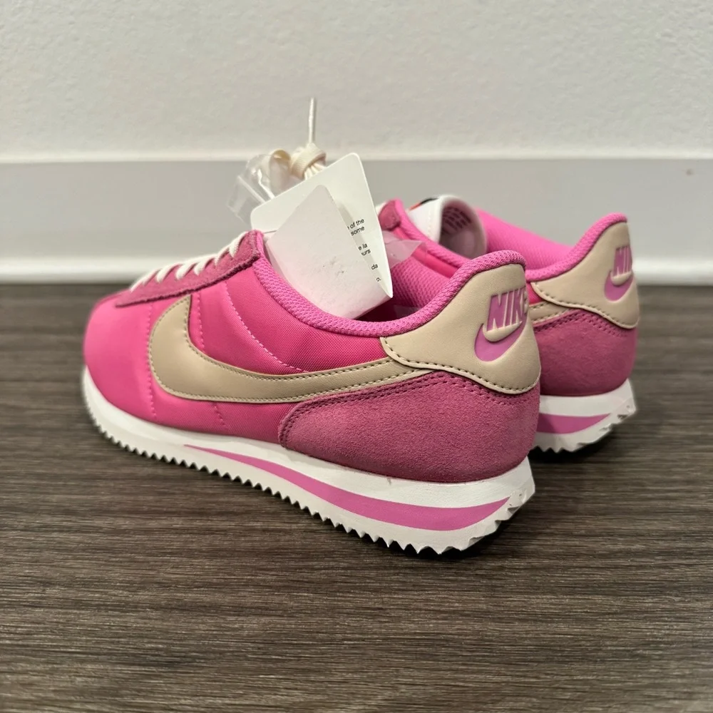 NIKE CORTEZ womens sz 7.5